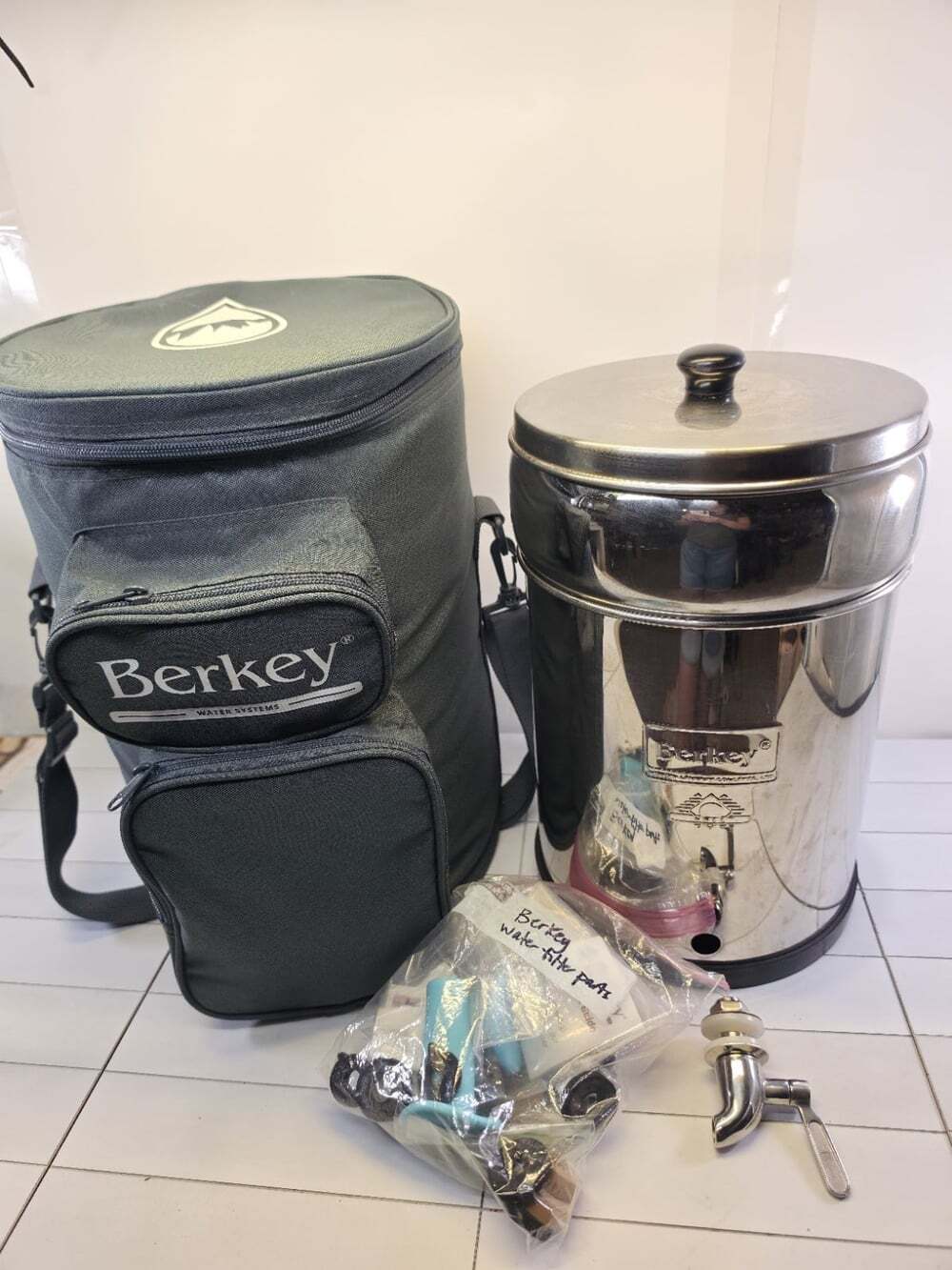 Berkey Stainless Steel Gravity Water Filter 2.25 Gal w/ Travel Case Bag